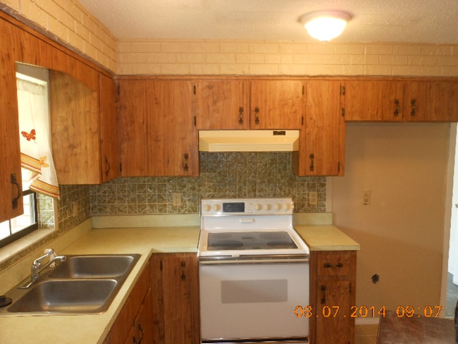 Building Photo - BEAUTIFUL 3 BEDROOM 2 BATH LOCATED IN PORT...
