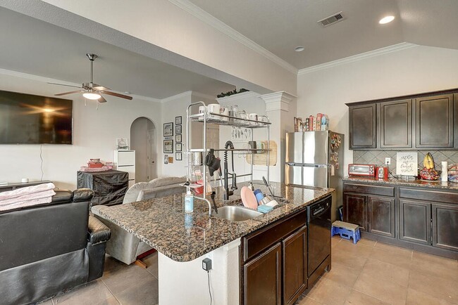 Building Photo - 3033 Alta Gigonella St
