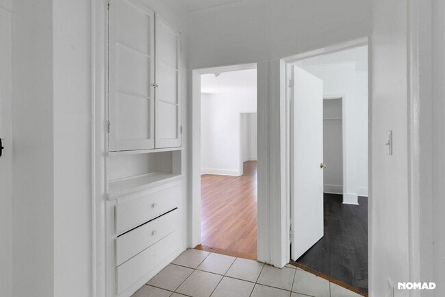 Building Photo - Spacious 4BR Apartment in Newark