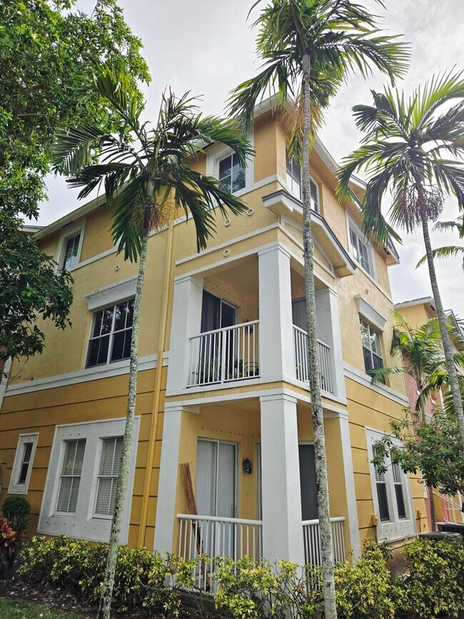 Building Photo - 1113 Shoma Dr