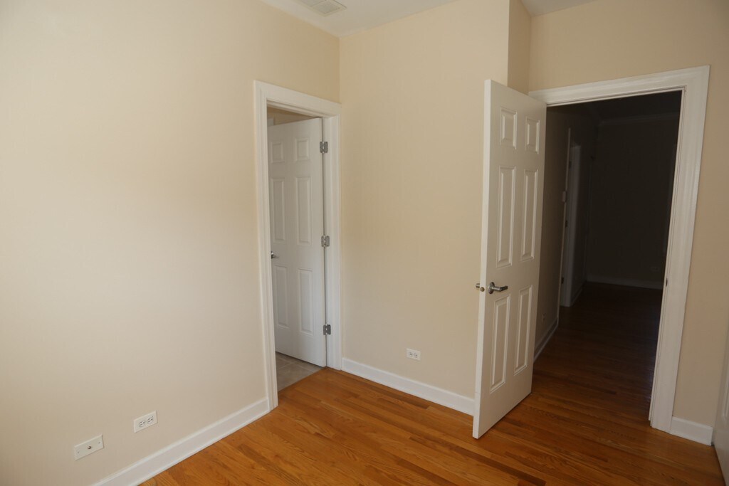 Building Photo - 3251 N Clifton Ave