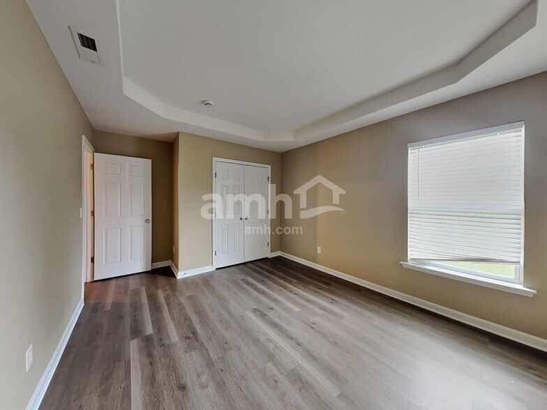 Building Photo - 501 Timber Meadow Lake Dr