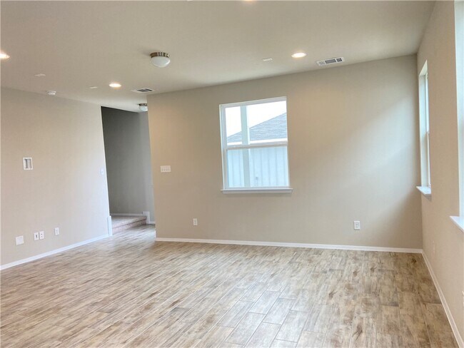 Building Photo - 340 Fabion St
