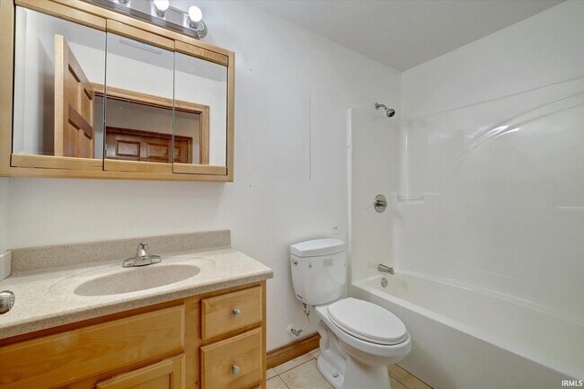 Building Photo - 4693 N State Rd 43