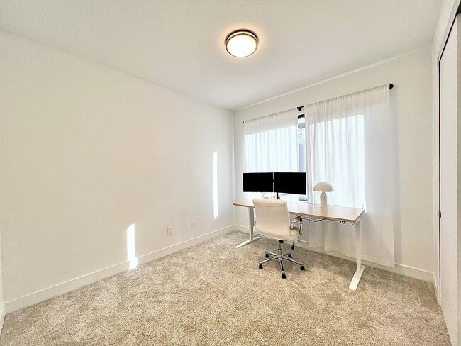 Building Photo - 814 2nd Ave N