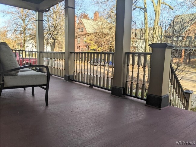 Building Photo - 366 Ashland Ave