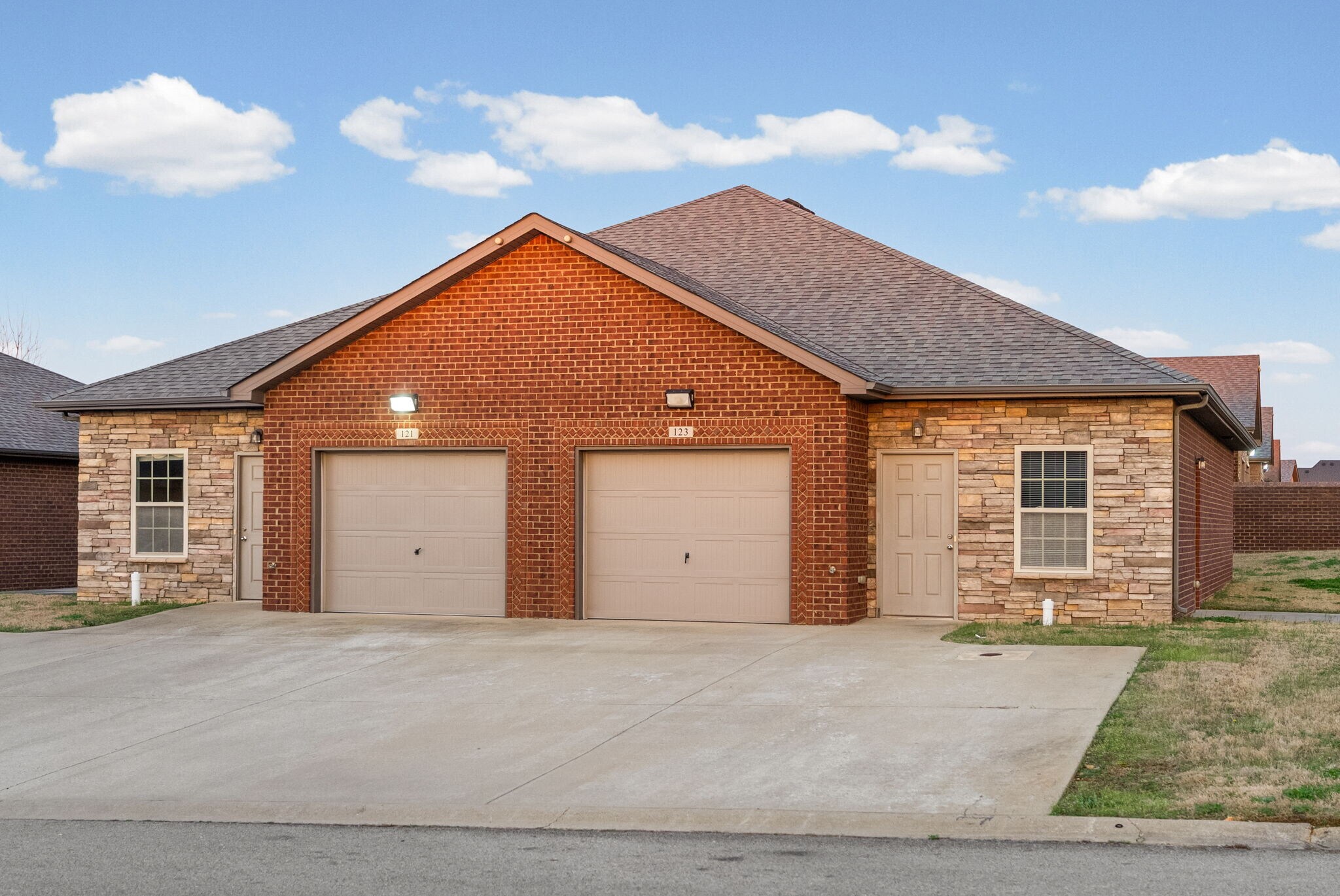 Building Photo - 109 Holland Dr