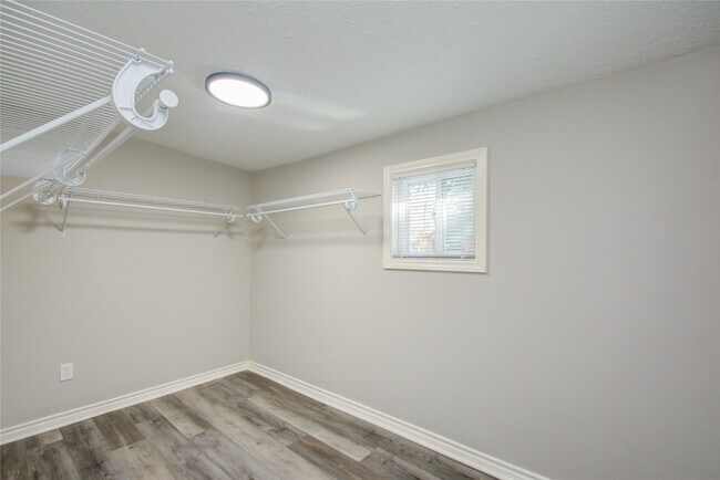 Building Photo - 3403 Gano St