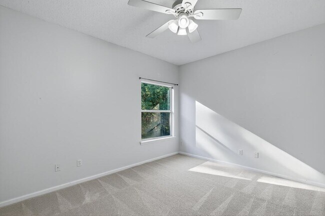 Building Photo - 1440 S Burgandy Trail