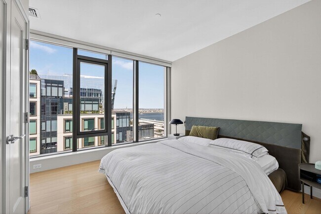 Building Photo - 135 Seaport Blvd