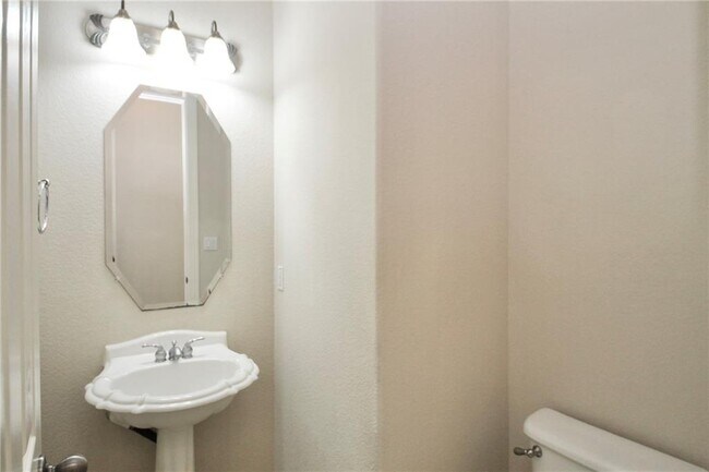 Building Photo - 11608 Spicewood Pkwy