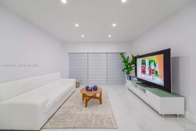 Building Photo - 1950 S Ocean Dr