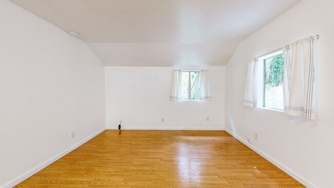 Building Photo - Adorable West County One Bedroom Cottage