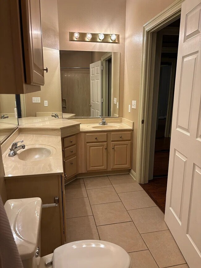 Building Photo - 12430 River Highlands Dr