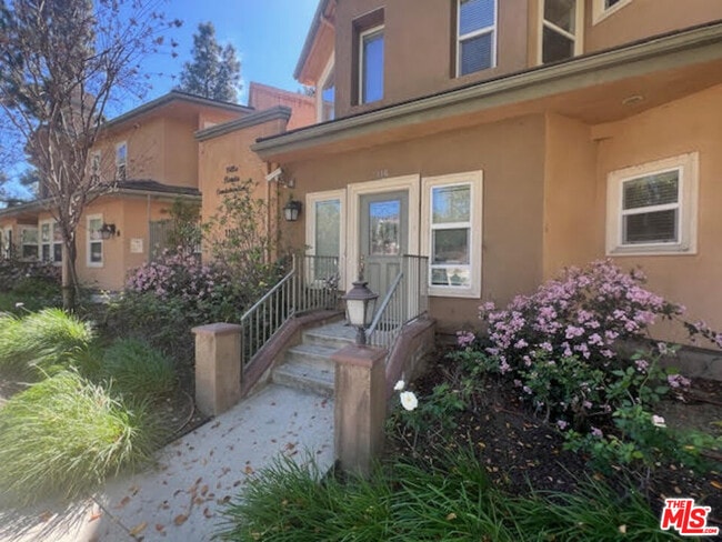 Building Photo - 1101 East Ave