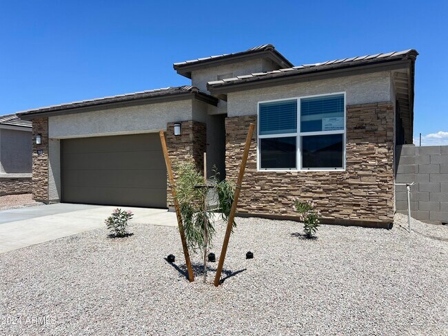 Primary Photo - 15618 W Desert Hollow Dr