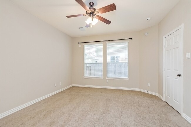 Building Photo - 39 Medley Ln