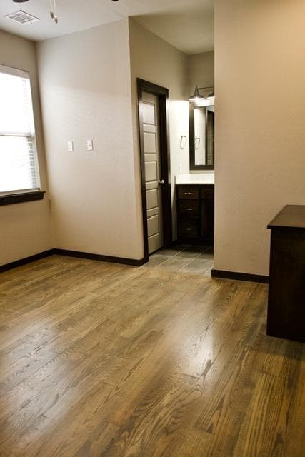 Building Photo - 705 S Jenkins Ave