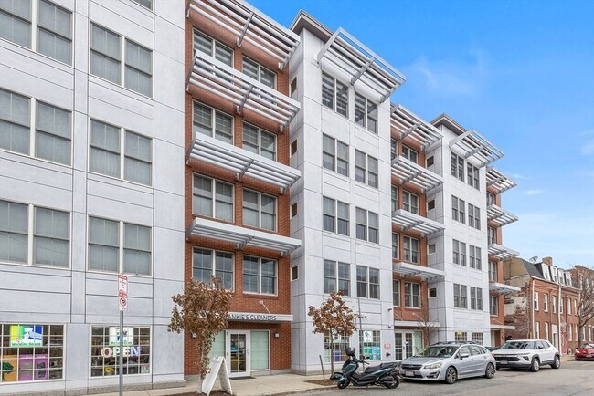 Building Photo - 70 S Bremen St