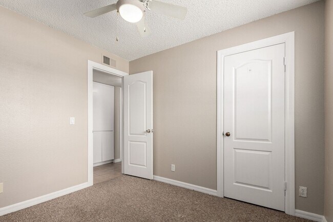 Building Photo - 3-Bedroom, 2-Bath Home with Spacious Backy...