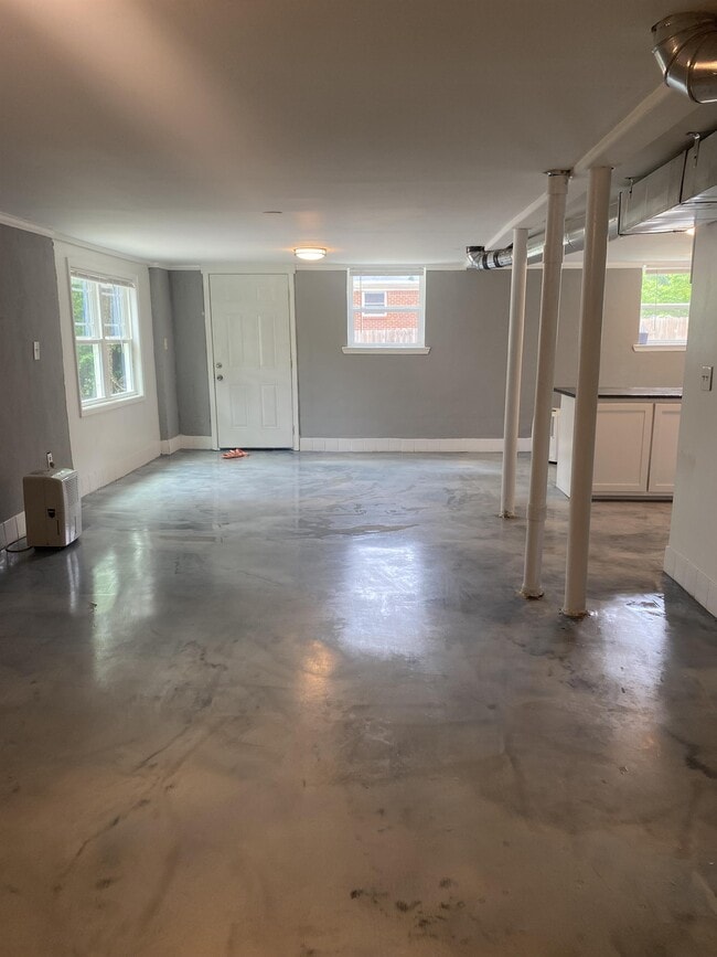 Building Photo - 14311 Veterans Memorial Hwy