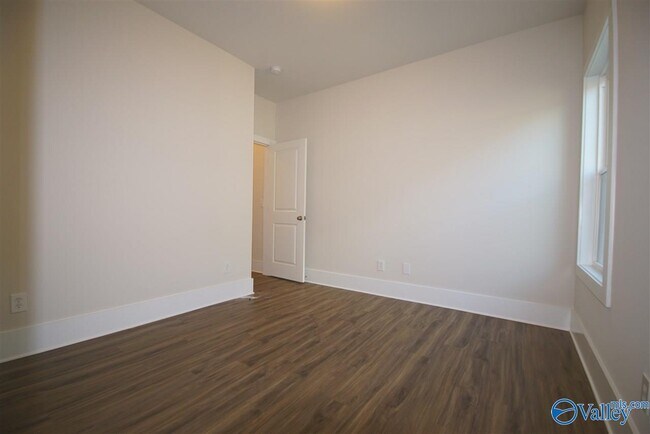 Building Photo - 104 Williams Pointe Boulevard SW