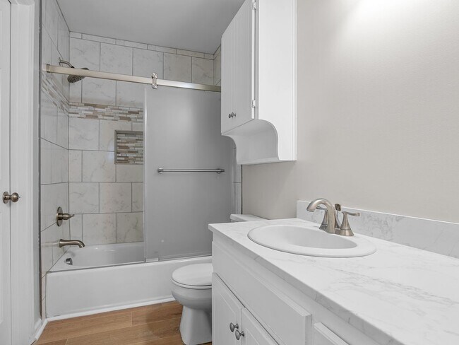 Building Photo - Charming 2BR/1.5BA Townhouse – Pets Welcome, NO APPLICATION FEE if APPROVED