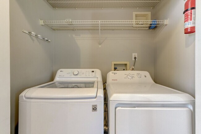 Building Photo - 35 Cambridge Oak Cir