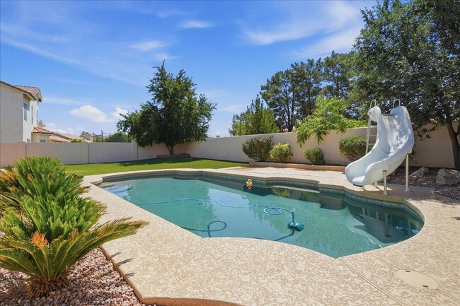 Building Photo - 2207 E Tahitian Way