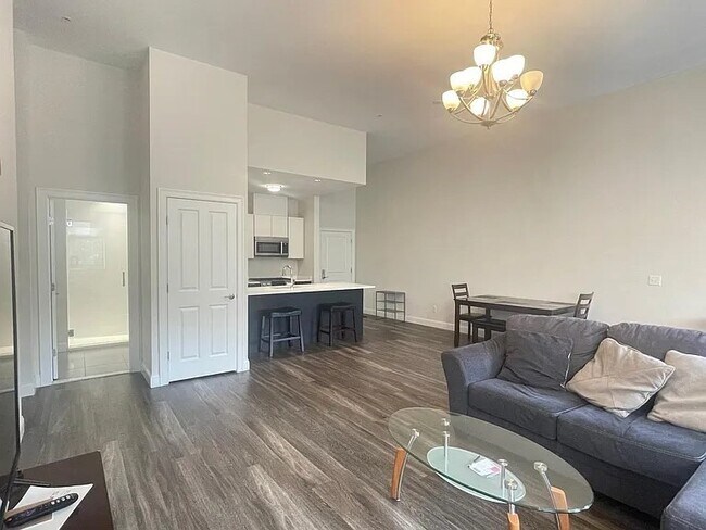 Building Photo - 1022 Hancock St