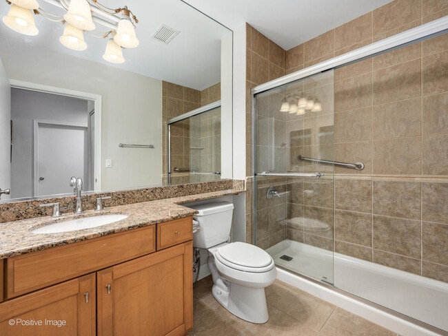 Building Photo - 1335 S Prairie Ave