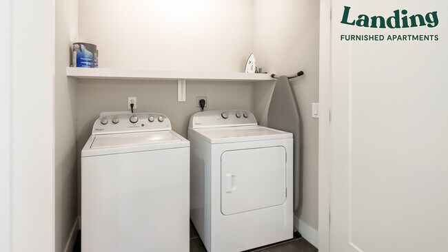 Building Photo - 3300 N Scottsdale Rd