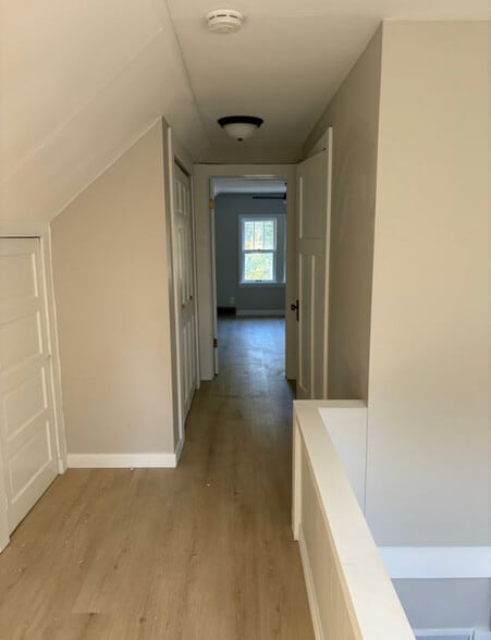 Building Photo - 2018 E Mifflin St