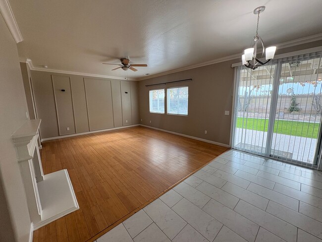 Building Photo - Lovely 5 Bedroom Home