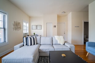 Building Photo - 2989 N Lawndale Ave