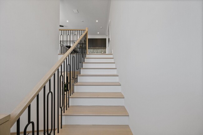 Building Photo - 3221 Blue Cypress Ln