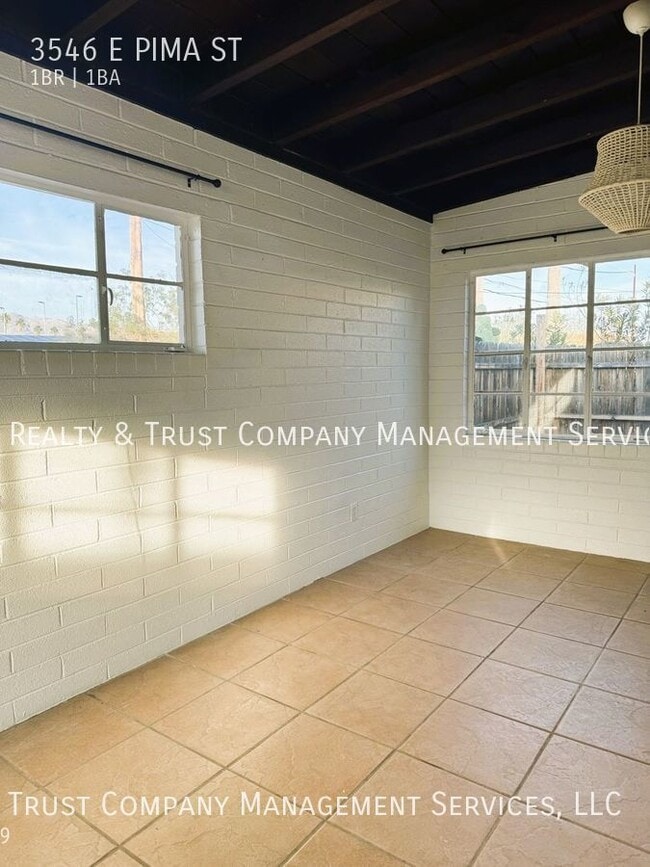 Building Photo - 3546 E Pima St