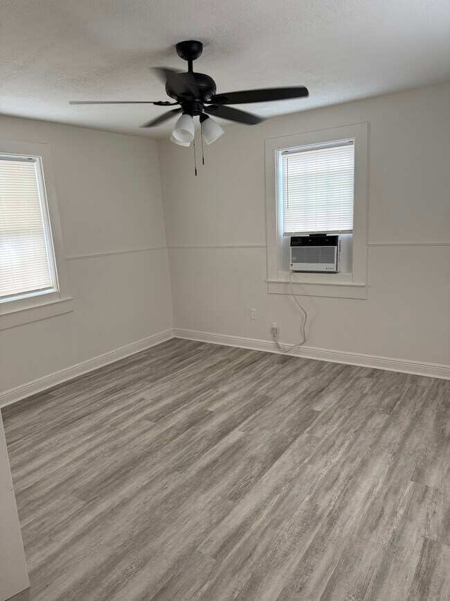 Building Photo - 4117 7th St