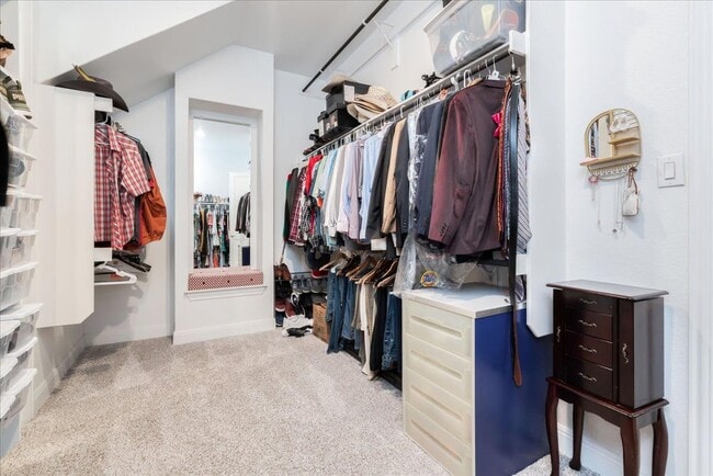 Building Photo - 5713 Fresno Ave