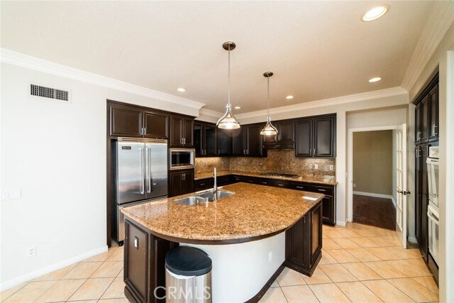 Building Photo - 6 Roseleaf