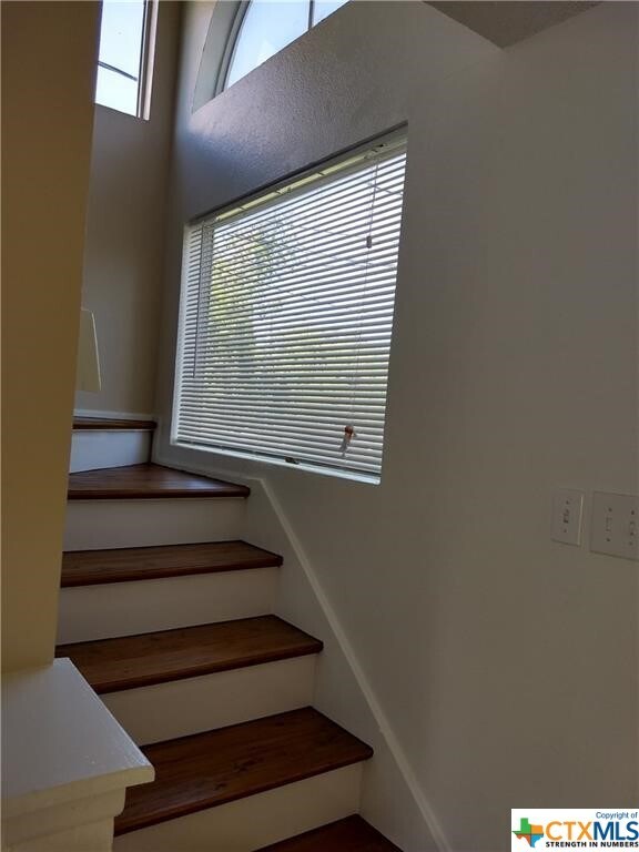 Building Photo - 1540 Katy St