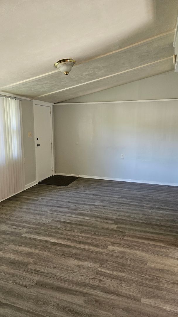 Building Photo - 2717 S Villa Dr