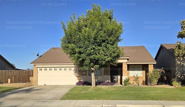 Primary Photo - 4 bedroom/ 2 bathroom located in the South...