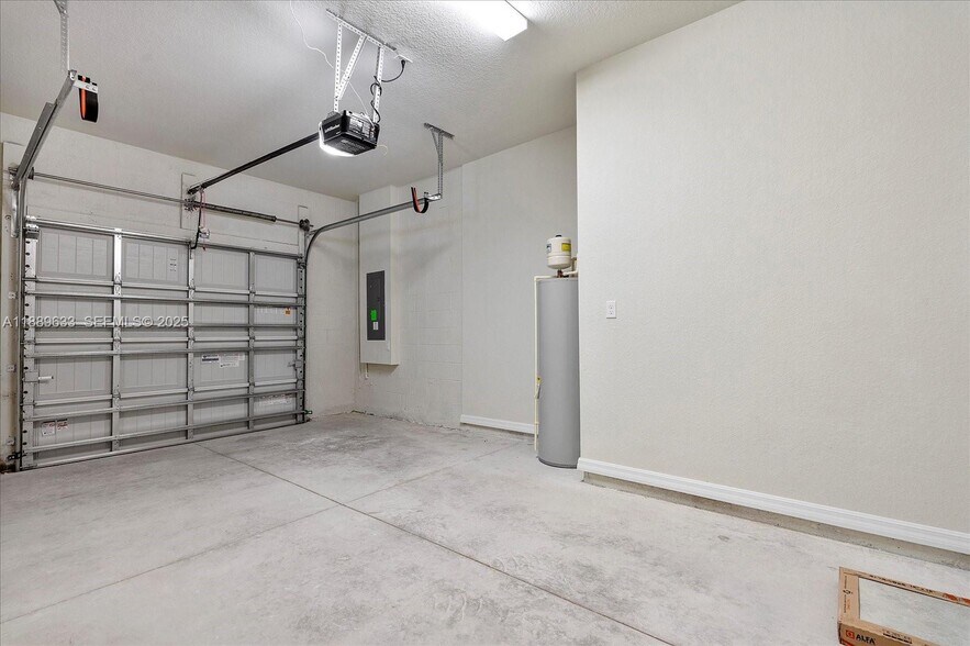 Building Photo - 2108 Appleton Cir N