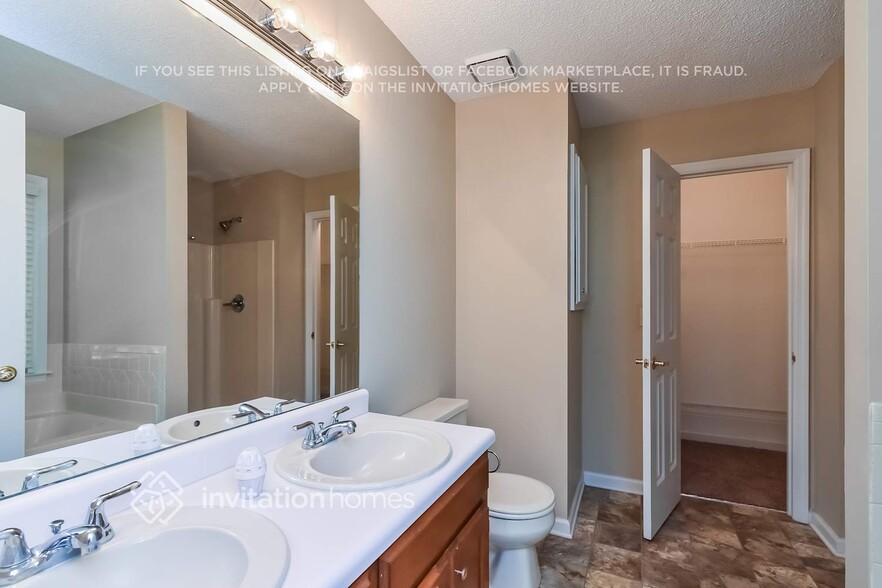 Building Photo - 5024 Logans Run