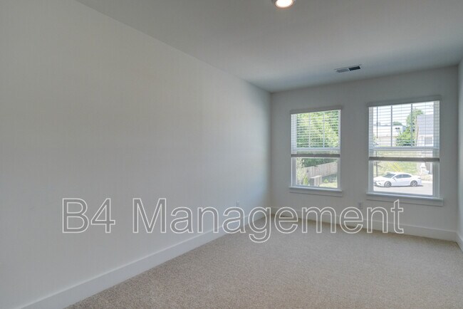 Building Photo - 416 W Parima Ct