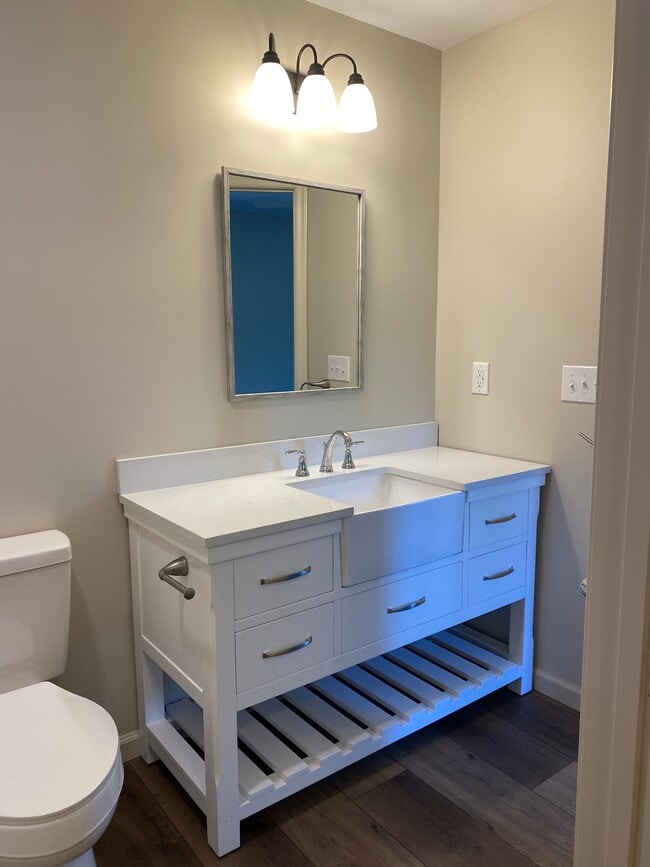 Building Photo - 2321