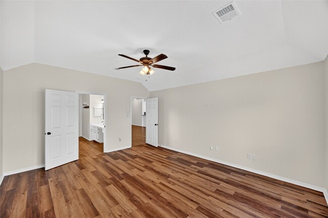 Building Photo - 4902 Lake Catherine Ct