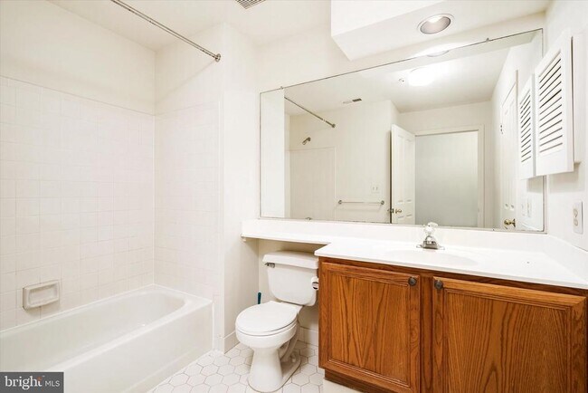 Building Photo - 623 Brickhouse Rd