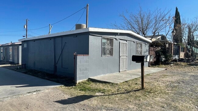 Building Photo - 605 Meadow Rd